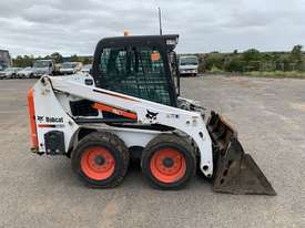 2015 Bobcat S450 Skid Steer Loader, 592 Hours - picture2' - Click to enlarge