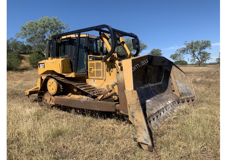 caption Caterpillar D6T XL High Track Crawler Dozer