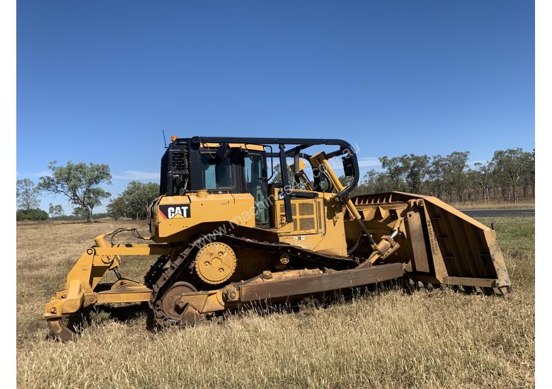 caption Caterpillar D6T XL High Track Crawler Dozer