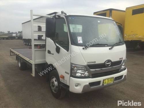 2017 Hino 300 921