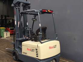 Crown SC4000 3-Wheeler Electric Counterbalance Forklift - Refurbished  and Repainted - picture0' - Click to enlarge