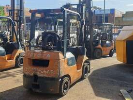 Toyota 1.8 Forklift - picture1' - Click to enlarge