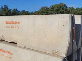 3.6m JJ Hook Concrete Safety Barrier - picture0' - Click to enlarge