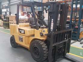 Used 4.0T CAT LPG Forklift - picture0' - Click to enlarge