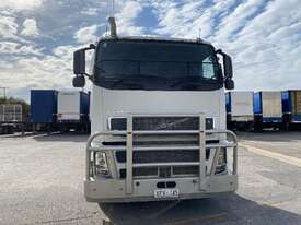 2005 Volvo FH16 MK2 6x4 Prime Mover - picture2' - Click to enlarge