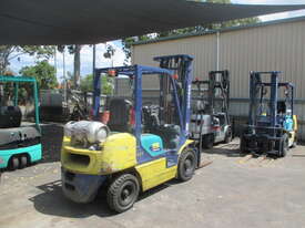 Komatsu 2.5 ton LPG, Repainted Used Forklift #1565 - picture1' - Click to enlarge