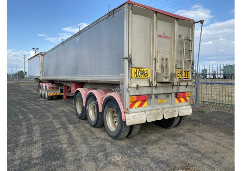 Buy Used 2011 freightmaster Freightmaster Semi Tipper Trailer Tipping ...