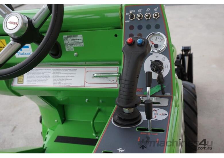 Avant 423 Articulated Mini Loader with Telescopic Boom & 4-in-1 Bucket