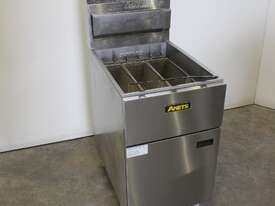 Anets SLG100 Single Pan Fryer - picture0' - Click to enlarge