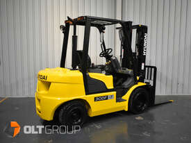 Hyundai 3 Tonne Diesel Forklift 4th Spare Hydraulic Function Container Mast Low Hours - picture1' - Click to enlarge