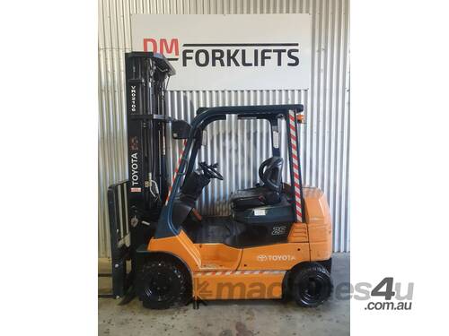 Toyota 2.5T Electric Counterbalance Forklift