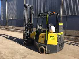 2.0T CNG Narrow Aisle Forklift - picture1' - Click to enlarge