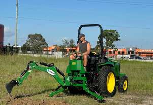 RUNOUT SPECIAL! - CLOVERAGRI BHM95 TRACTOR BACKHOE INCLUDES 200 & 600MM BUCKET RIPPER THUMB GRAB