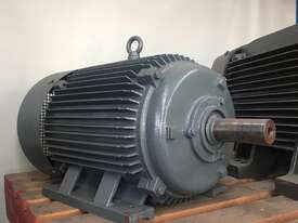22 kw 30 hp 4 pole 1470 rpm 415 volt Foot Mount 180L frame CMG Type SGAL-180L-4 AC Electric Motor - picture0' - Click to enlarge