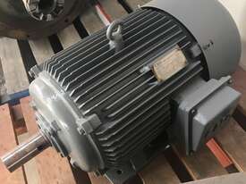 22 kw 30 hp 4 pole 1470 rpm 415 volt Foot Mount 180L frame CMG Type SGAL-180L-4 AC Electric Motor - picture0' - Click to enlarge