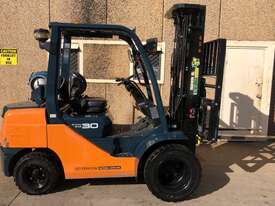 Toyota 3 Ton Forklift  - picture0' - Click to enlarge