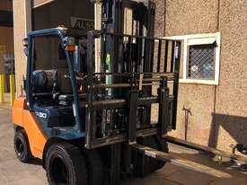 Toyota 3 Ton Forklift  - picture1' - Click to enlarge
