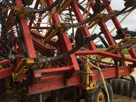 Bourgault 8810 Culti Seeders Seeding/Planting Equip - picture0' - Click to enlarge