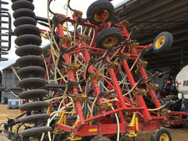 Bourgault 8810 Culti Seeders Seeding/Planting Equip - picture1' - Click to enlarge