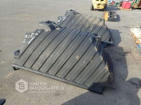 2 X 400 LITRE BLACK TANKS - picture0' - Click to enlarge