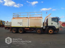 2014 ISUZU FYH2000 8X4 SERVICE TRUCK - picture0' - Click to enlarge