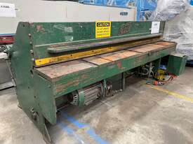 Australian Made KLEEN 2500mm x 2.5mm Hydraulic Guillotine Just Traded - picture0' - Click to enlarge