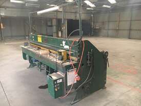 Australian Made KLEEN 2500mm x 2.5mm Hydraulic Guillotine Just Traded - picture2' - Click to enlarge