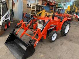 KUBOTA L2202DT WITH 4IN1BUCKET - picture2' - Click to enlarge