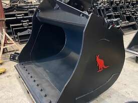 20T Hydraulic Tilt Bucket Hire 1800mm - picture1' - Click to enlarge