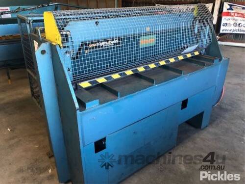 Keen, Powered Guillotine, 50Hz, 11 Amps, E-Stops, Saftey Cages, Weight: 1500kg