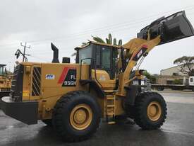 WCM FL956H 17 Ton 220HP wheel loader - picture1' - Click to enlarge
