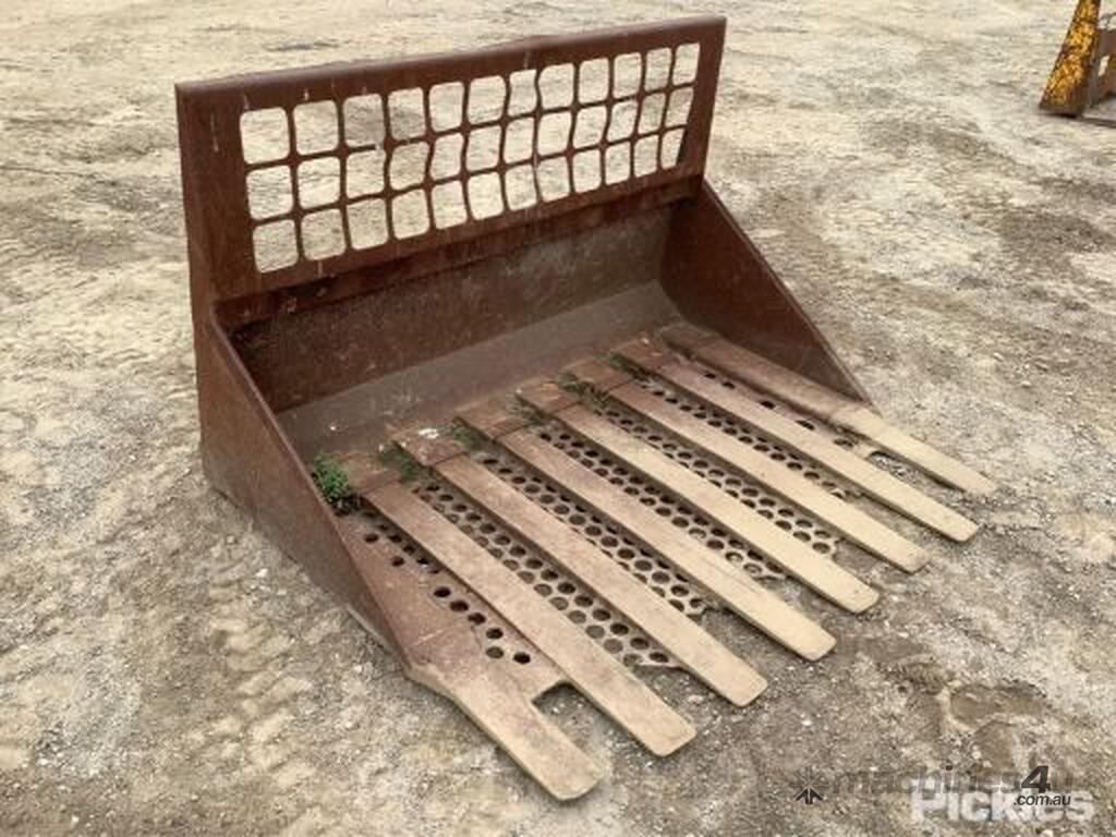 Used Trenching Bucket to Suit Skid Steer 1650MM Width Center to Center