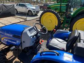 2015 New Holland Boomer 50 Utility Tractors - picture2' - Click to enlarge