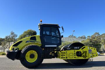 Single Drum Vibrating Roller Multipac 15T