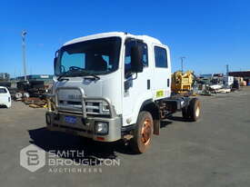 2008 ISUSU FSS550 4X4 CAB CHASSIS DUAL CAB TRUCK - picture2' - Click to enlarge