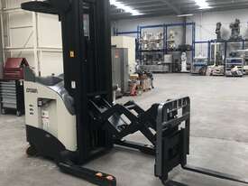 Crown RD5225-30 Double Reach Truck, 842 Total Hours only from new - picture0' - Click to enlarge