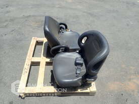 2 X TOYOTA FORKLIFT SEATS - picture0' - Click to enlarge