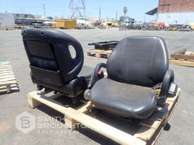 2 X TOYOTA FORKLIFT SEATS - picture0' - Click to enlarge