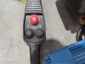 Demag Electric hoist rated 500kg  - picture2' - Click to enlarge