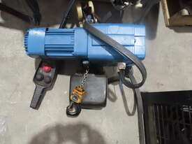 Demag Electric hoist rated 500kg  - picture1' - Click to enlarge