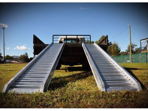 5.9 TONNE LOADING RAMPS 