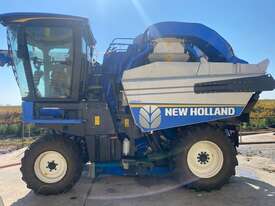 Braud 9090XD Grape Harvester - picture0' - Click to enlarge