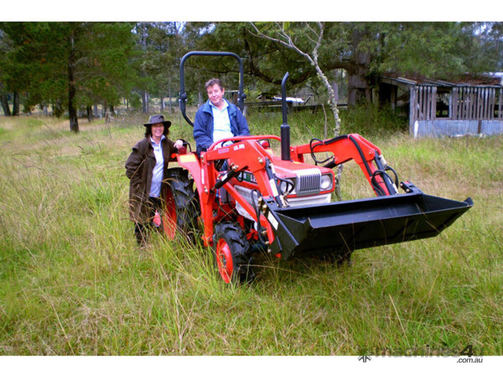 Used Kubota L2002DT Tractors in THOMASTOWN, VIC