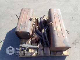 PALLET COMPRISING OF 2 X DIESEL FUEL TANKS - picture1' - Click to enlarge