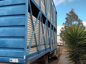 Byrne livestock A Trailer - picture1' - Click to enlarge