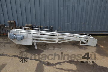 Motorised Plastic Chain Incline Conveyor - 3.28m long