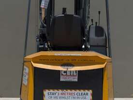 2.0T Narrow Aisle Forklift- Aisle Master 20SE Operational Video - picture2' - Click to enlarge