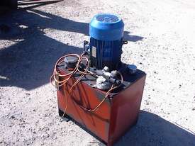 Electric hydraulic power pack 5.5KW - picture1' - Click to enlarge