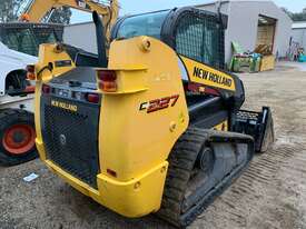 New Holland C227 Track loader for sale - picture1' - Click to enlarge