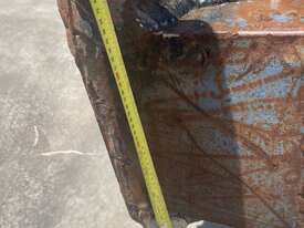 compactor wheel - picture1' - Click to enlarge